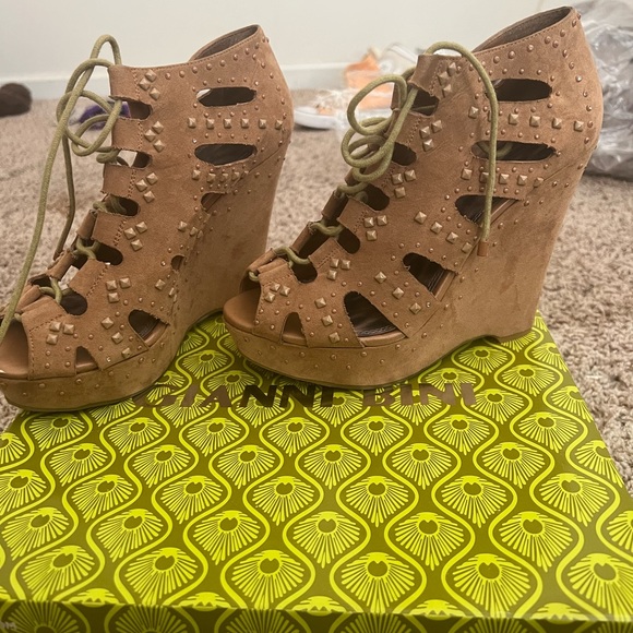 Gianni Bini Sandals - Picture 4 of 5